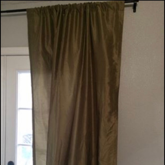 Window curtains - Picture 1 of 6